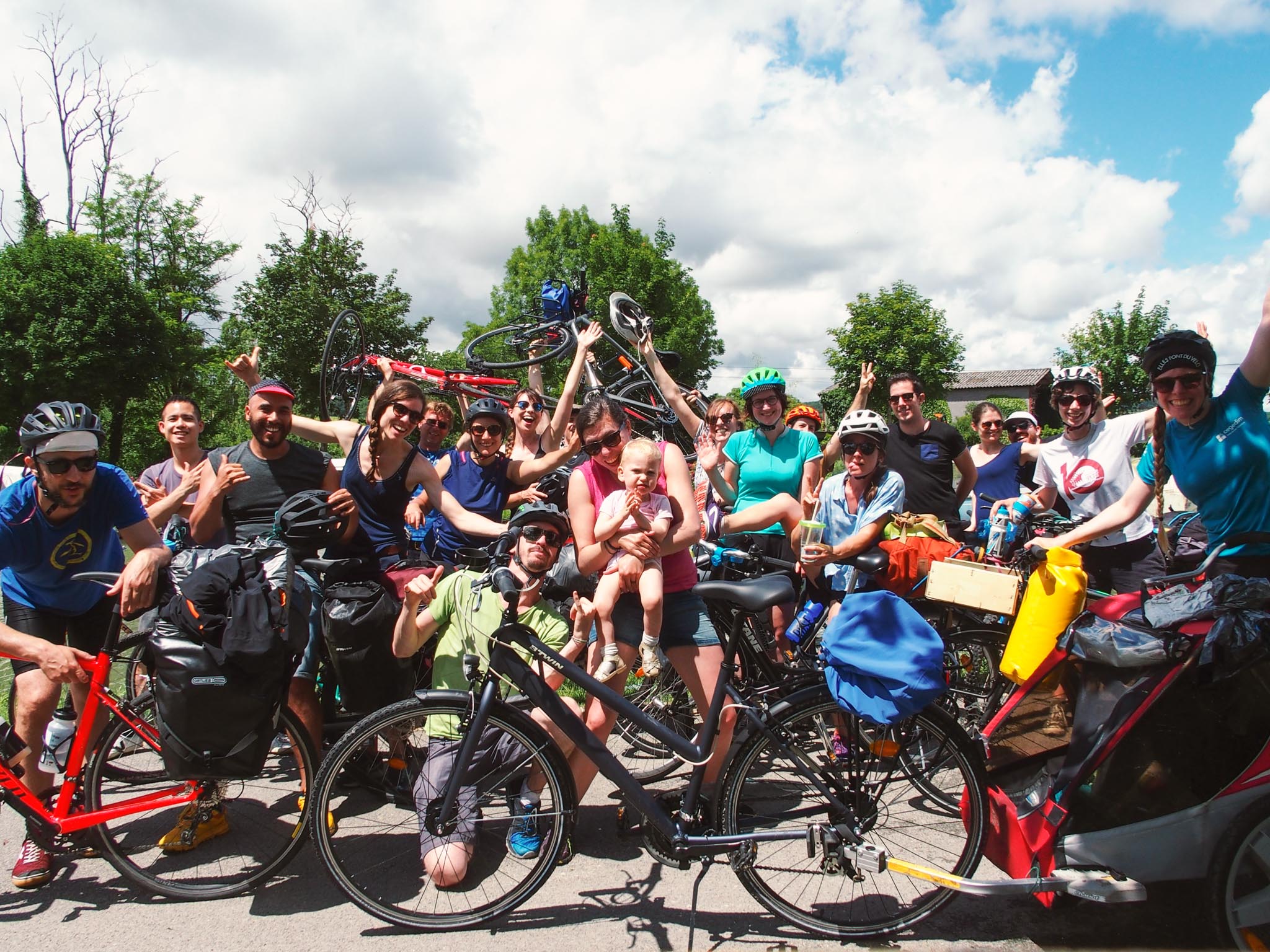 Microaventure à vélo le long de la Loire à 20 amis et un bébé : oui c&rsquo;est possible !